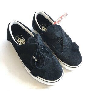 RARE NEW VANS OLD SKOOL SKATE SNEAKERS WITH FUR‎